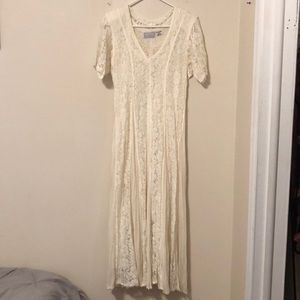 Starina Maxi Lace Dress